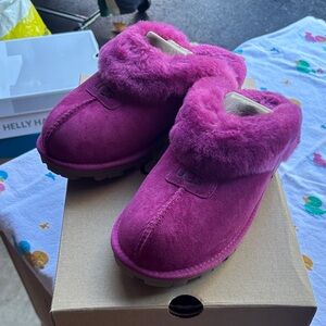 UGG Women’s  Fuchsia Slippers